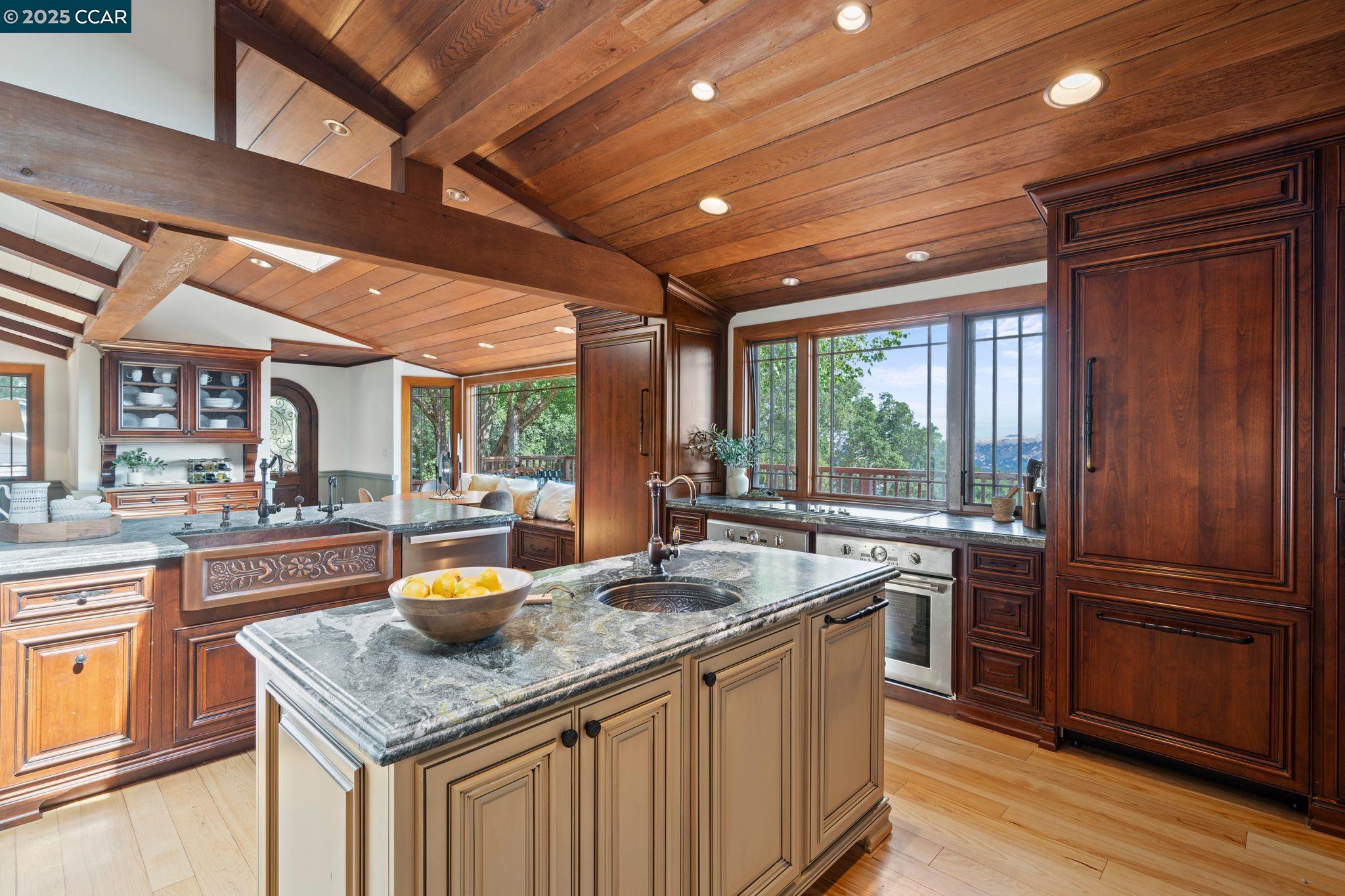360 Montair Dr