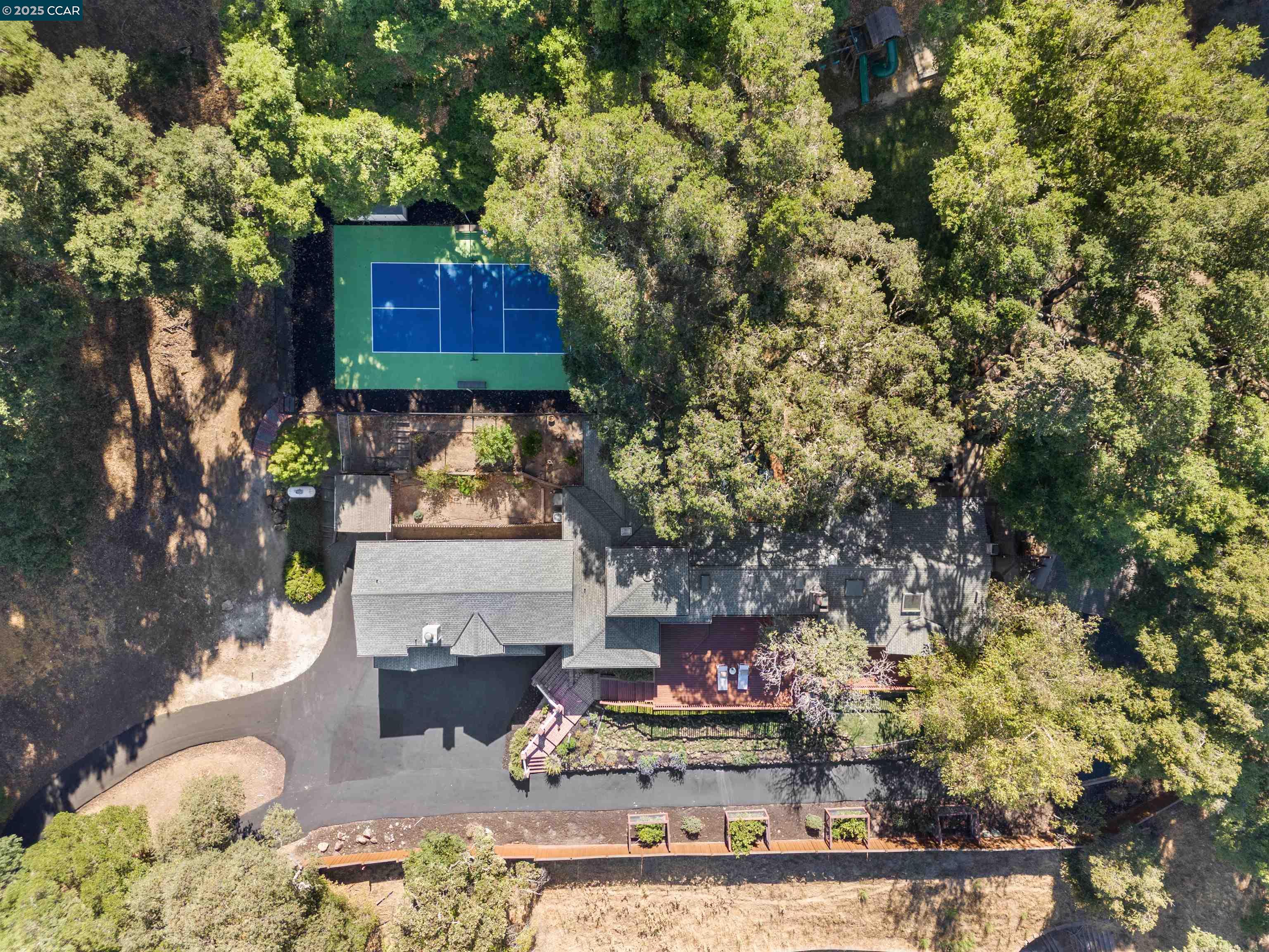 360 Montair Dr