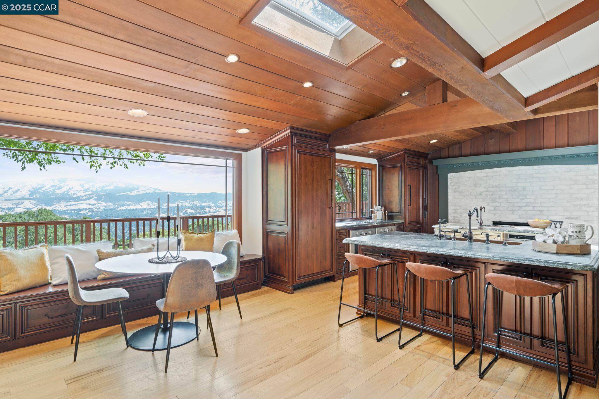 360 Montair Dr