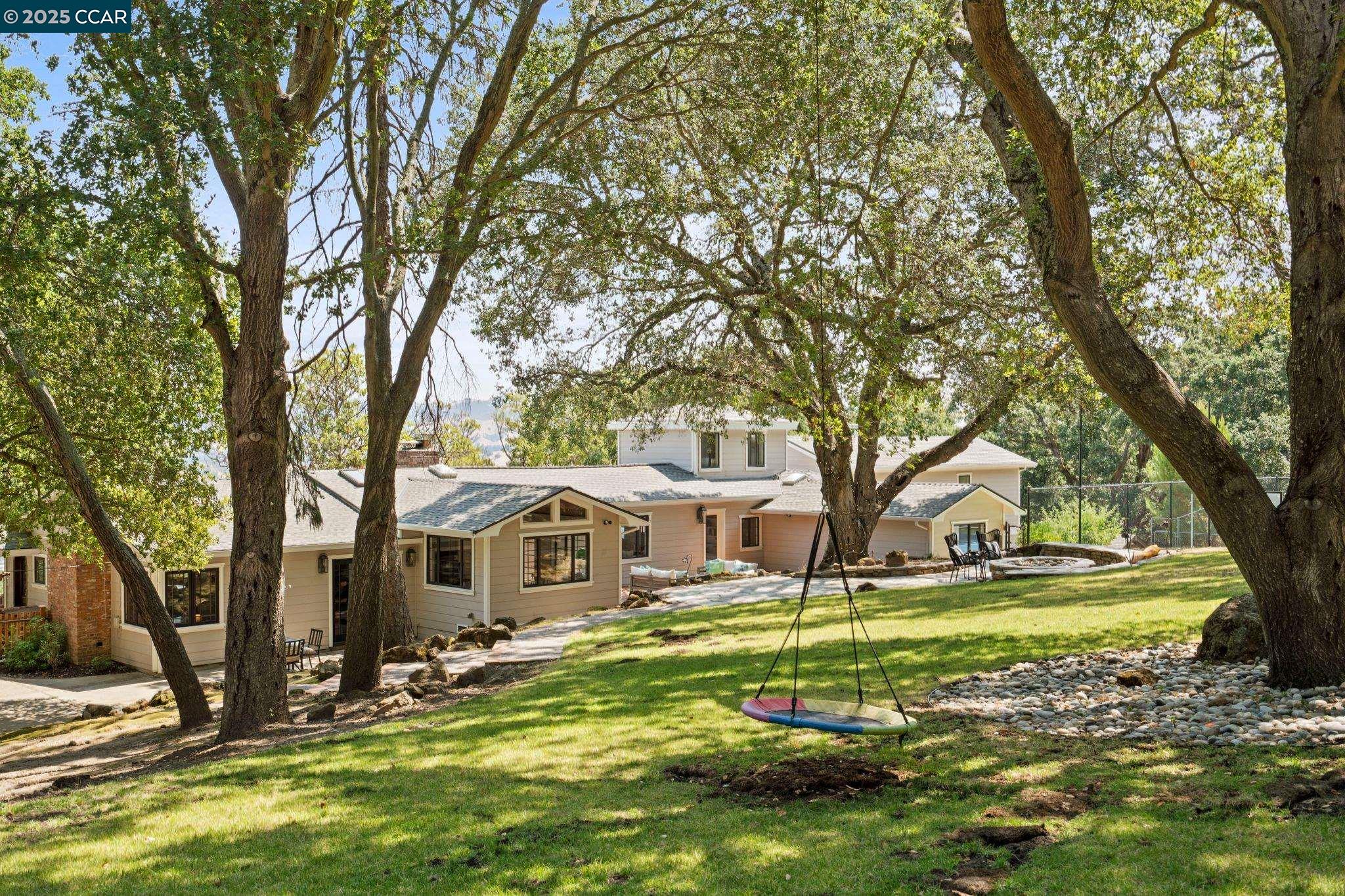 360 Montair Dr