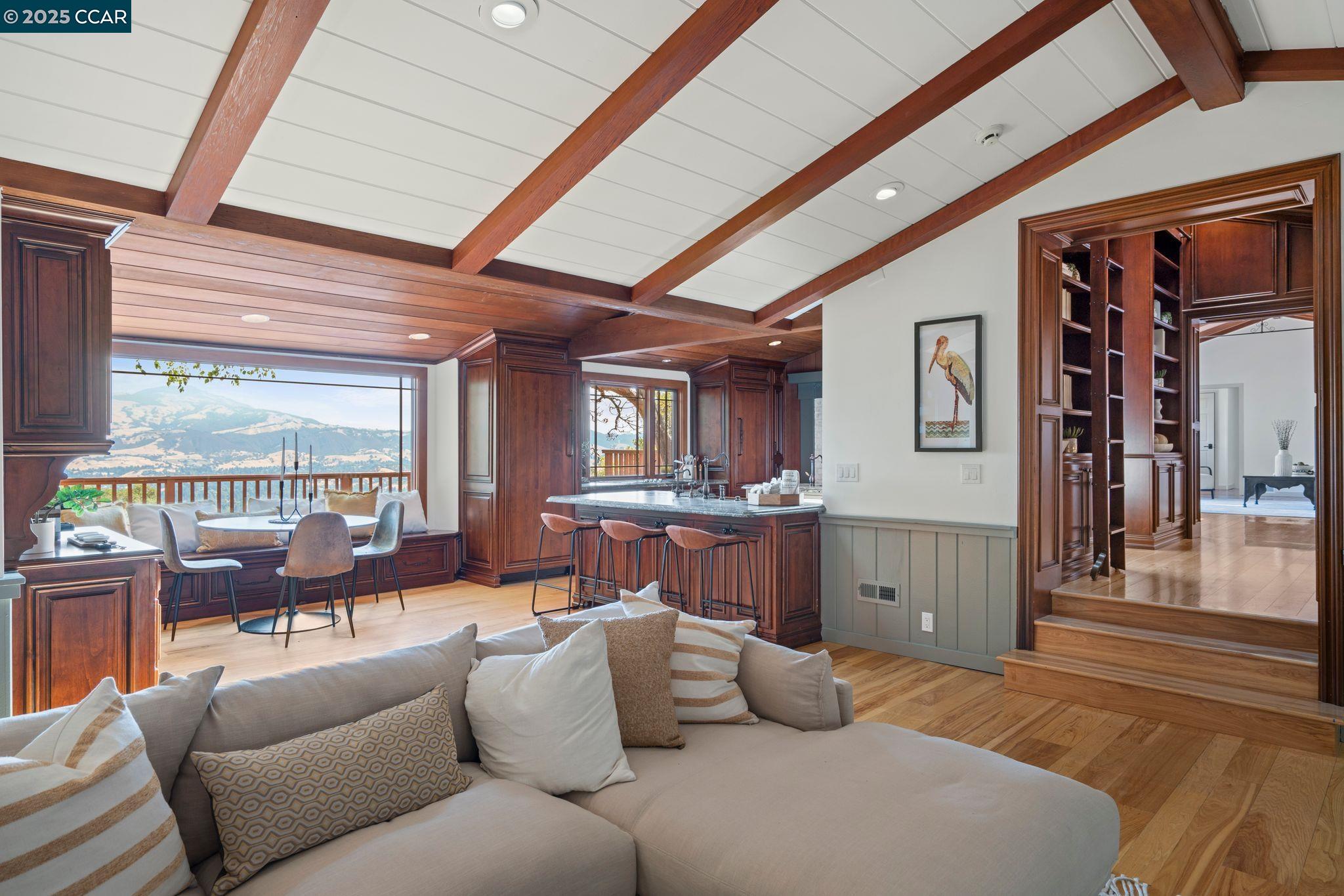 360 Montair Dr