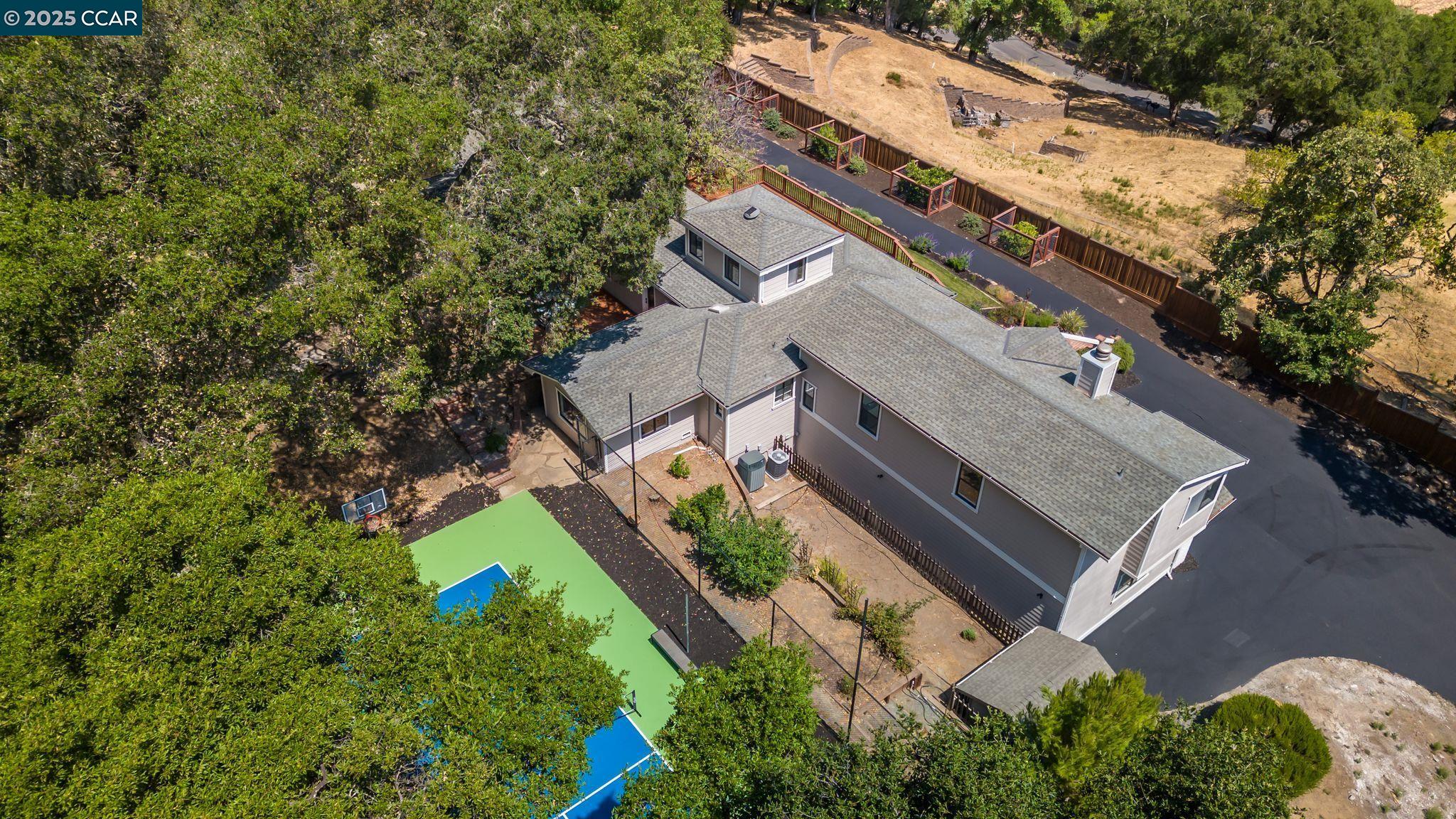 360 Montair Dr