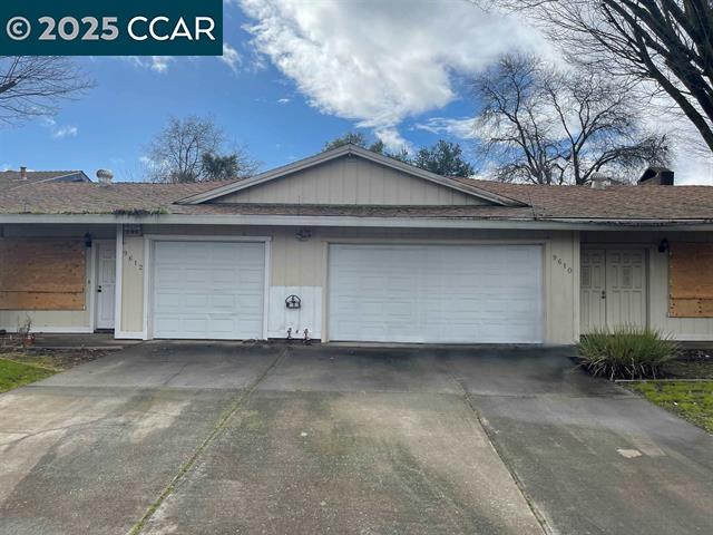 9610 Knickers Ct