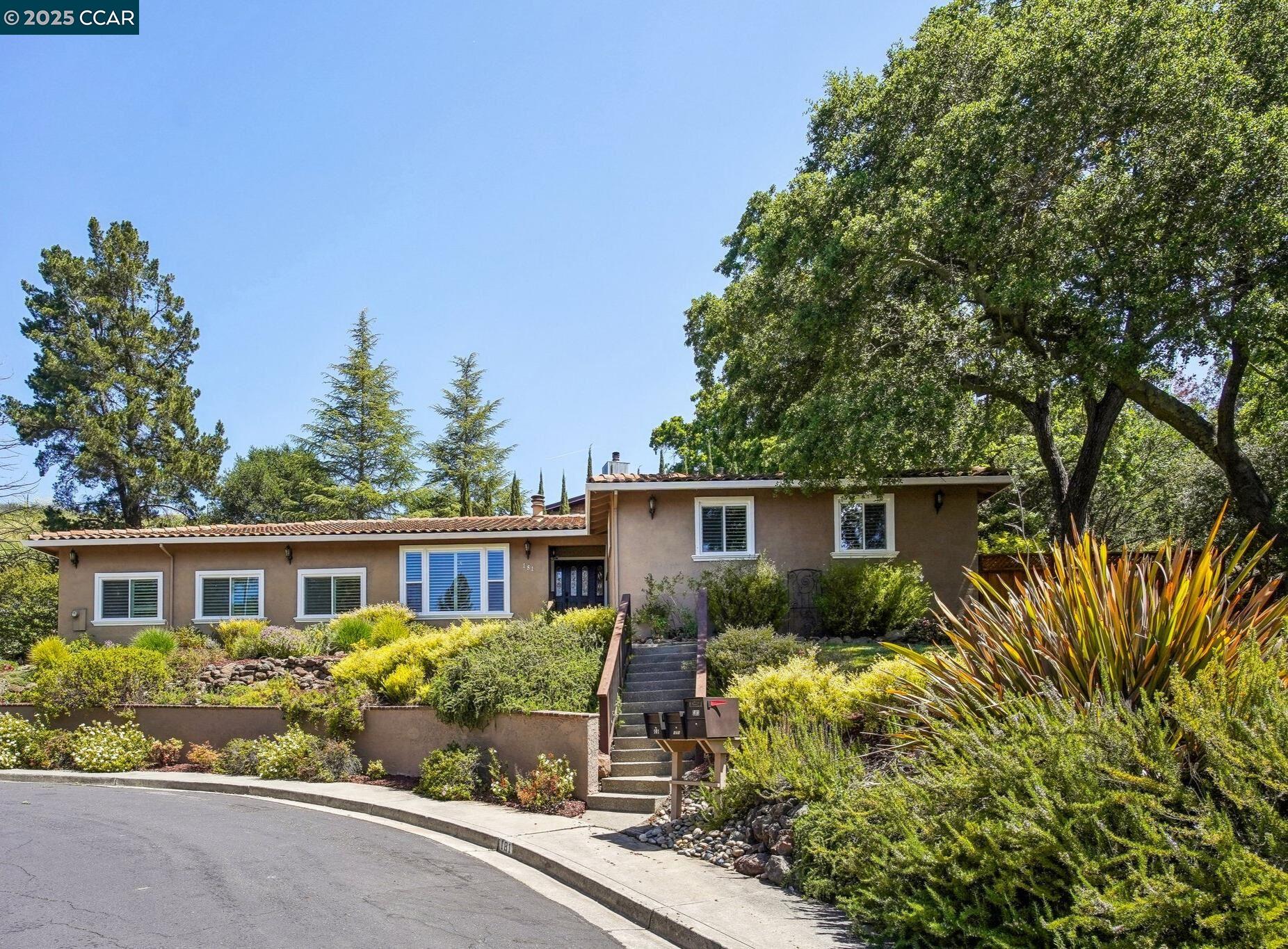 181 Donaleen Ct