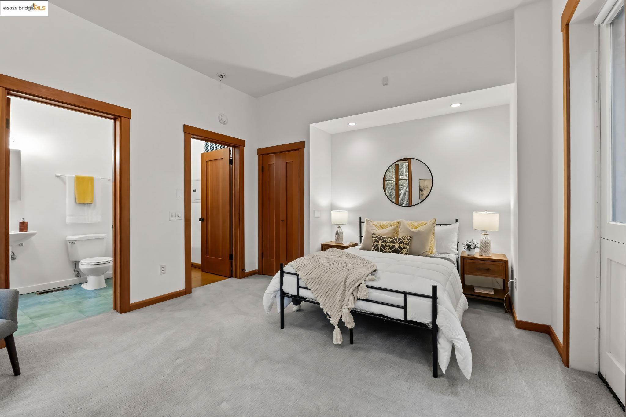 105 Vicente