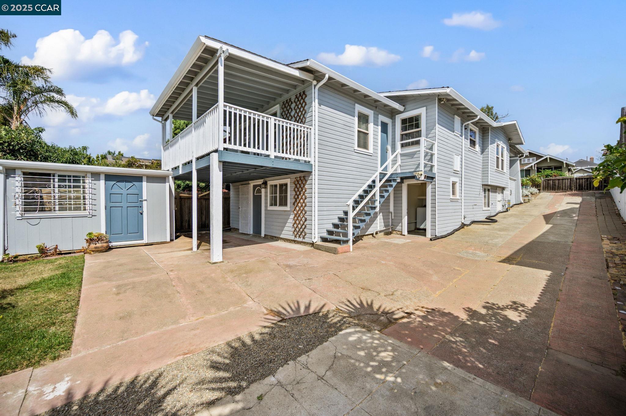 3927 Aqua Vista St