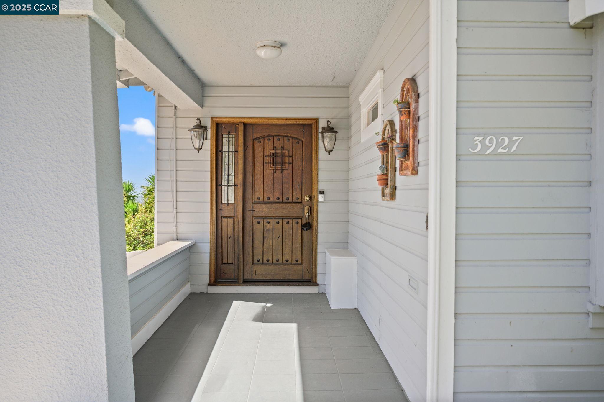 3927 Aqua Vista St