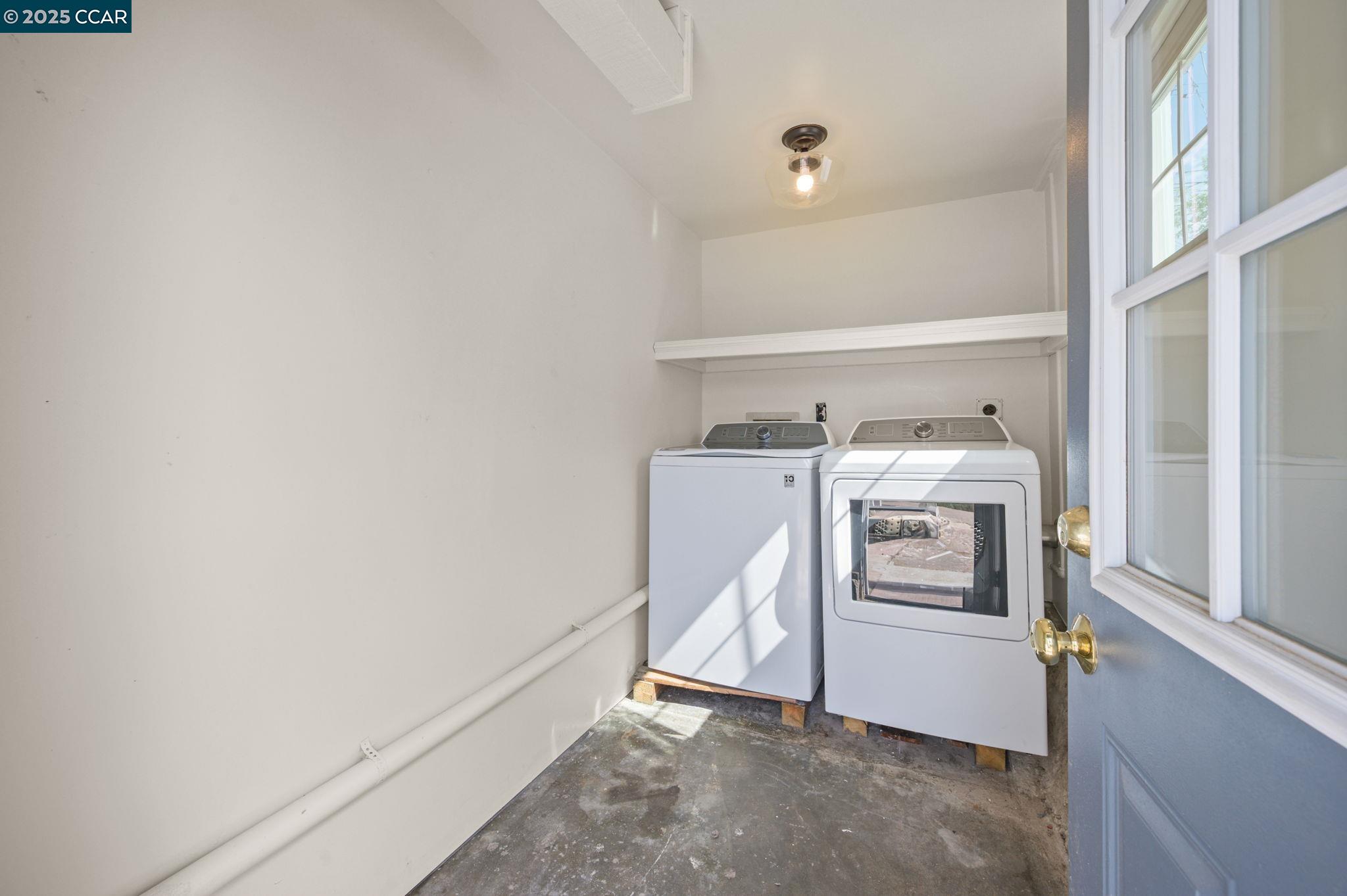 3927 Aqua Vista St