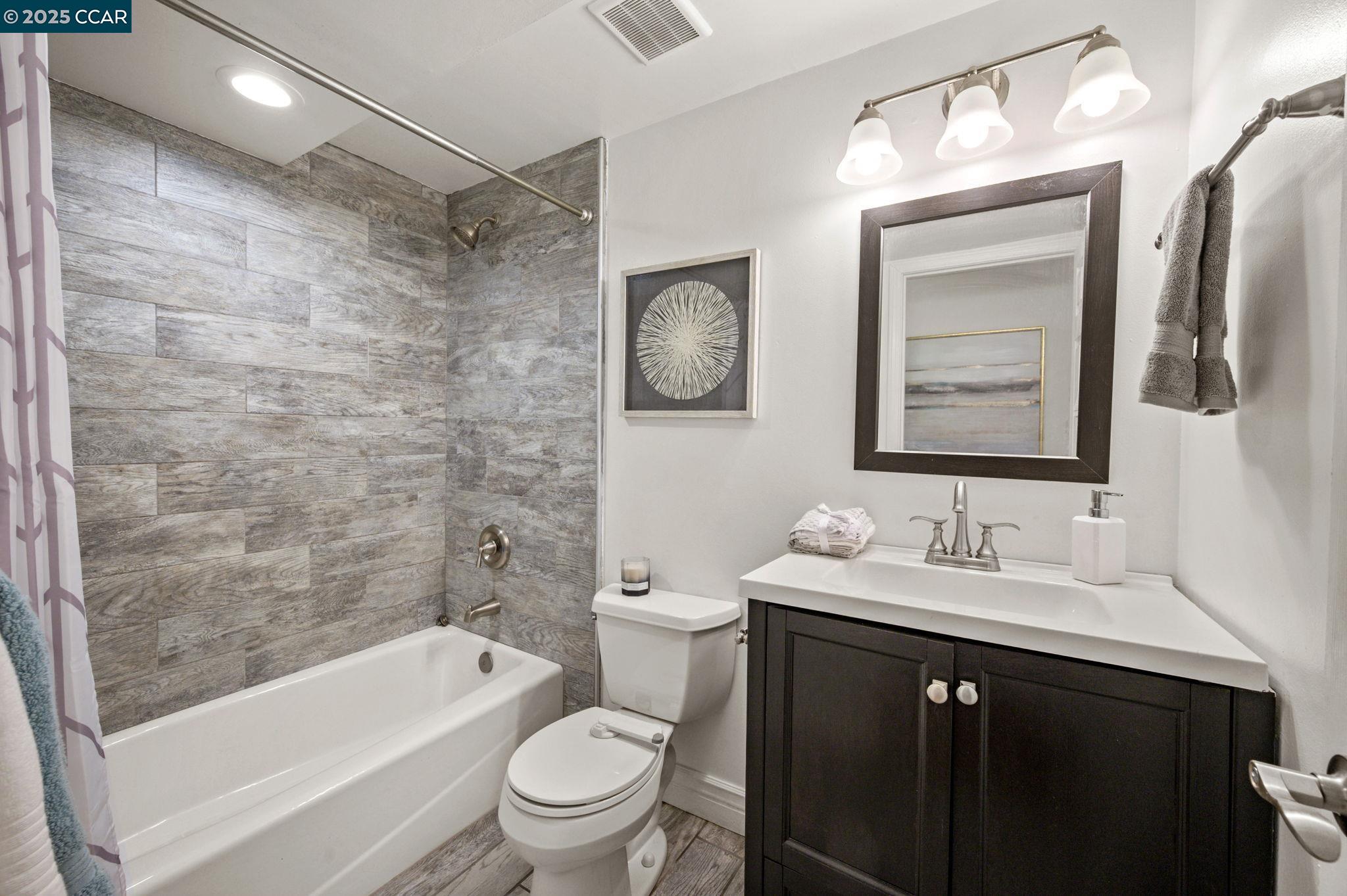 3927 Aqua Vista St