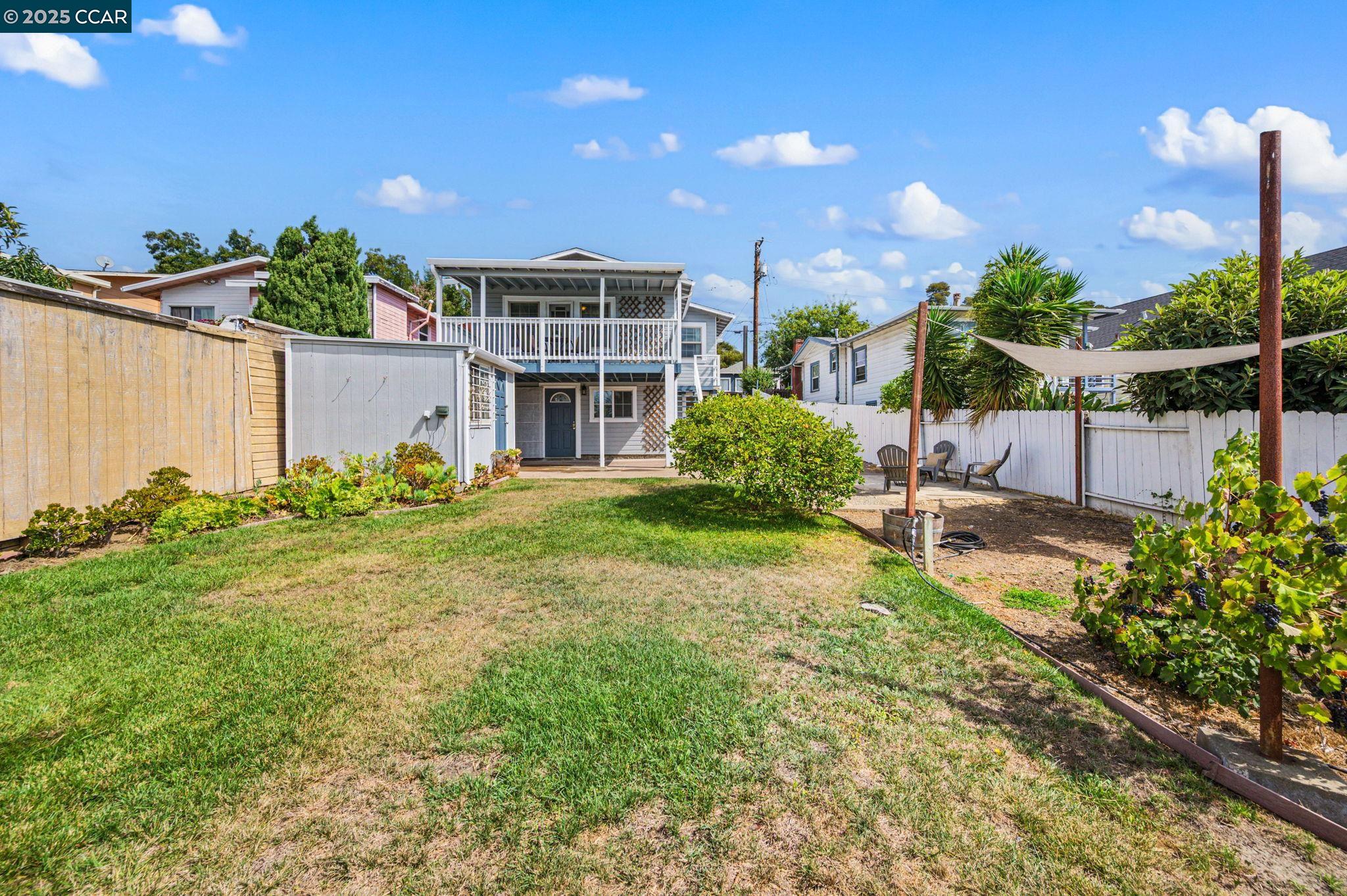 3927 Aqua Vista St