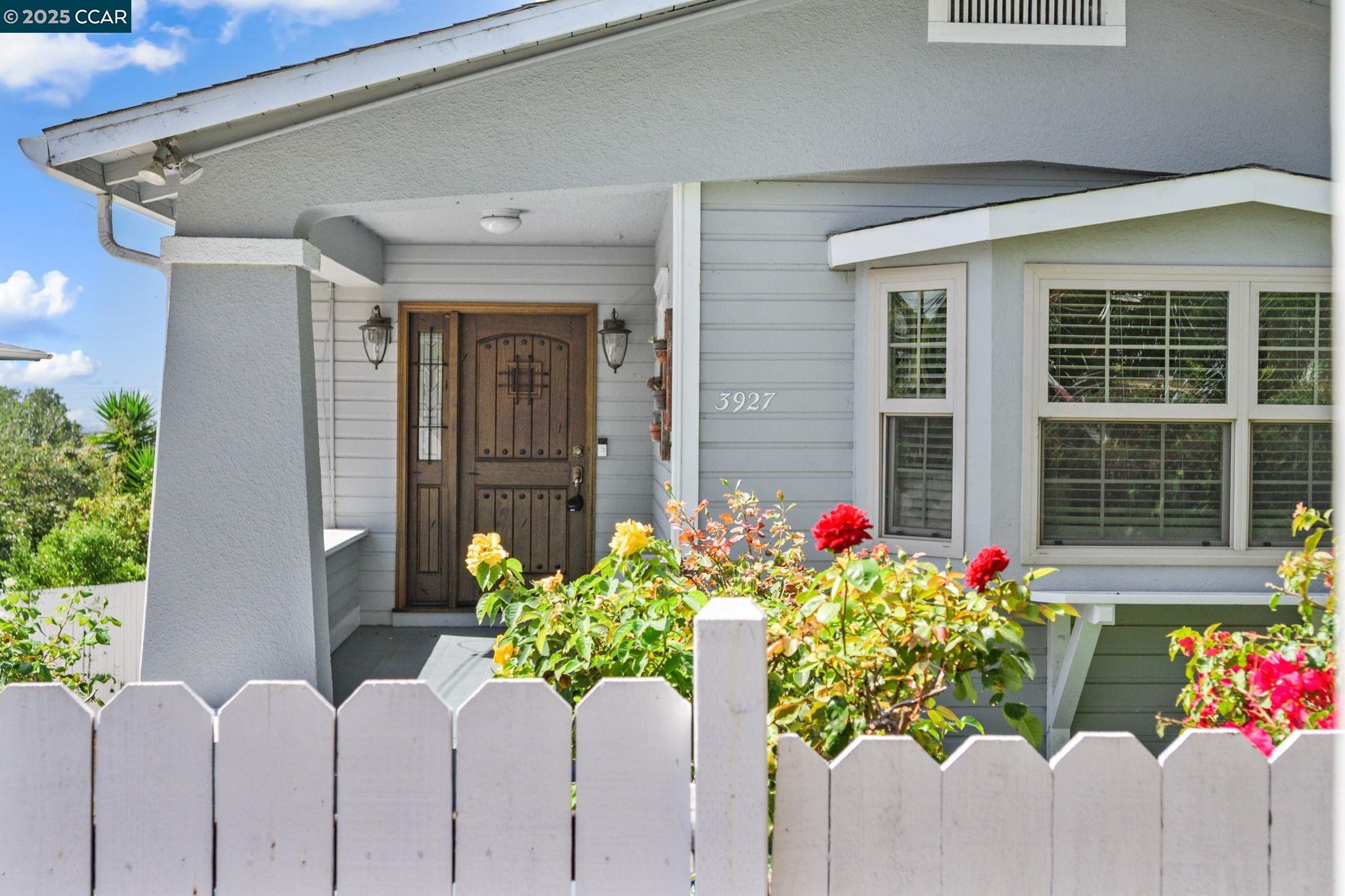 3927 Aqua Vista St