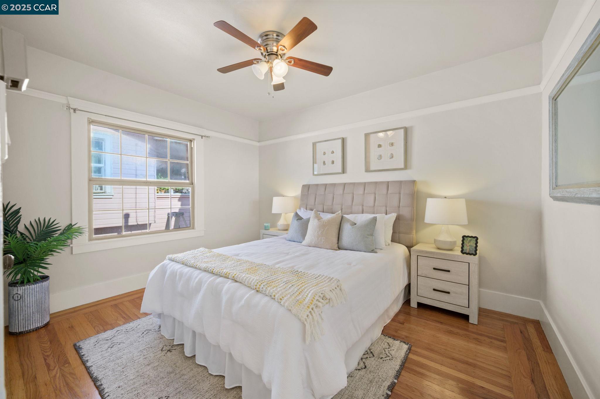 3927 Aqua Vista St
