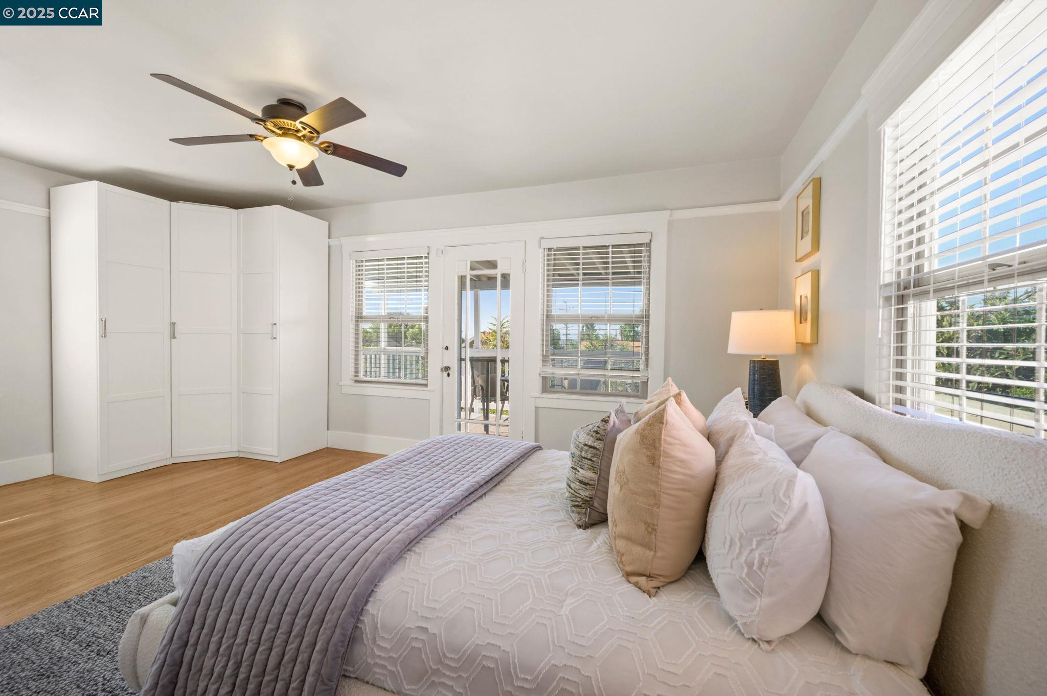 3927 Aqua Vista St