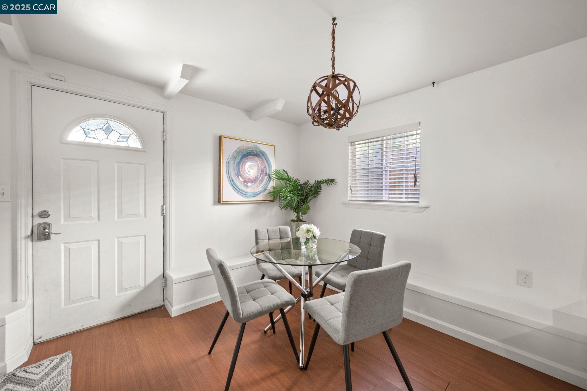 3927 Aqua Vista St