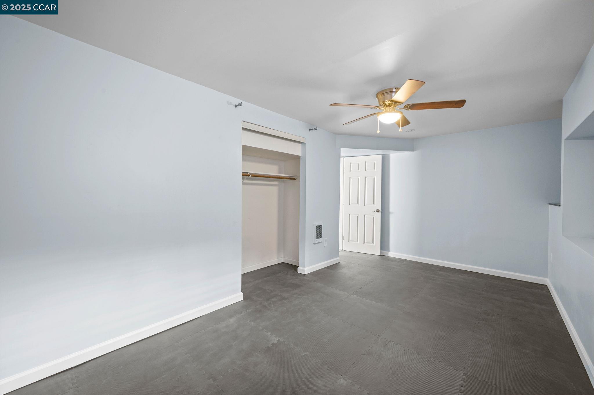 3927 Aqua Vista St