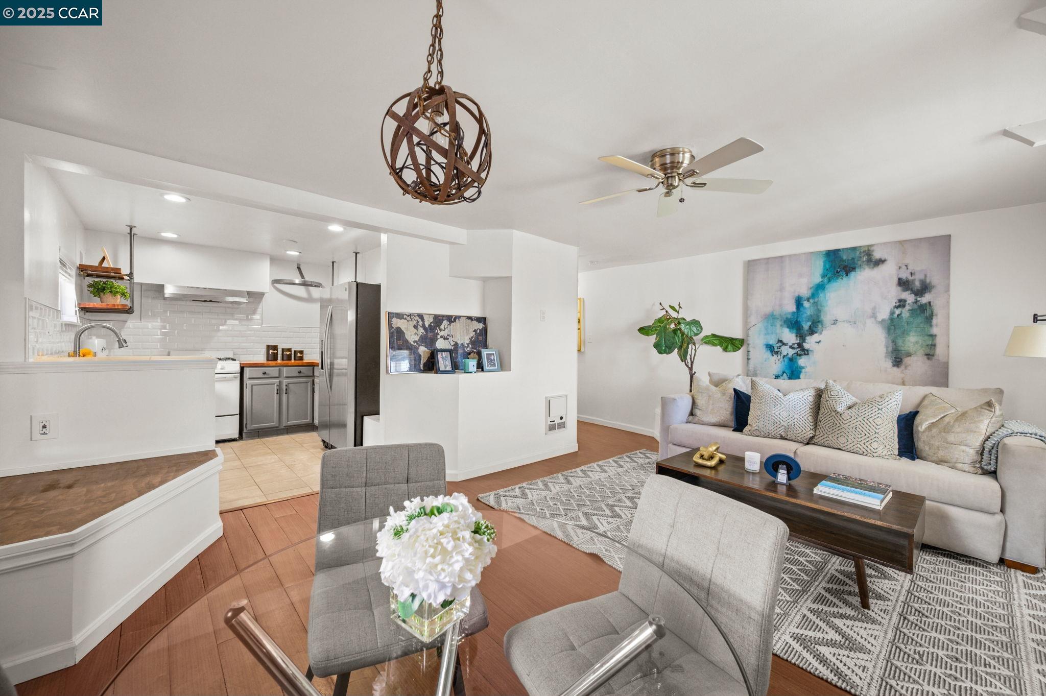 3927 Aqua Vista St