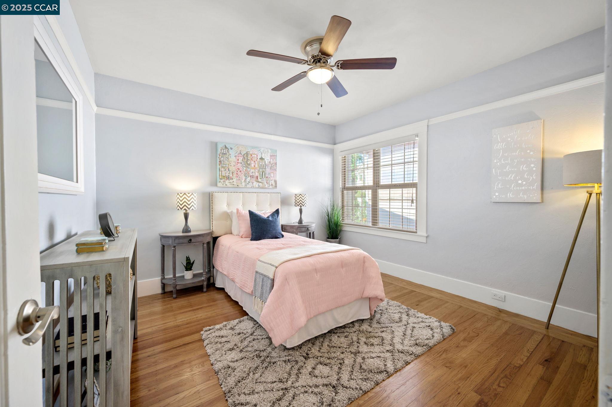 3927 Aqua Vista St