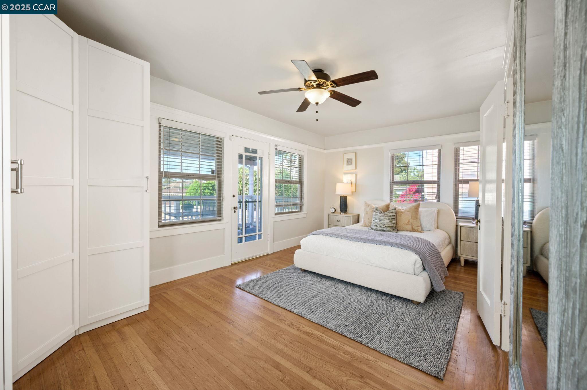 3927 Aqua Vista St