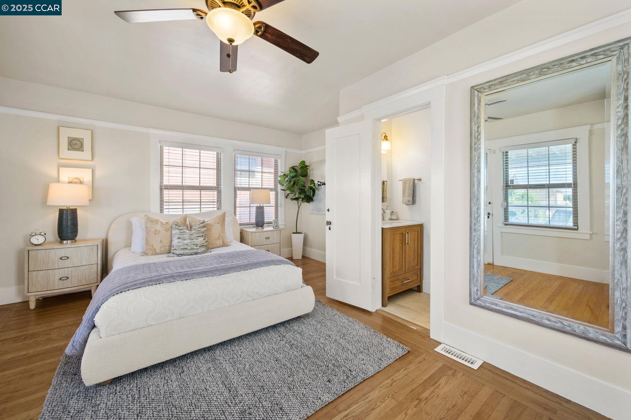 3927 Aqua Vista St