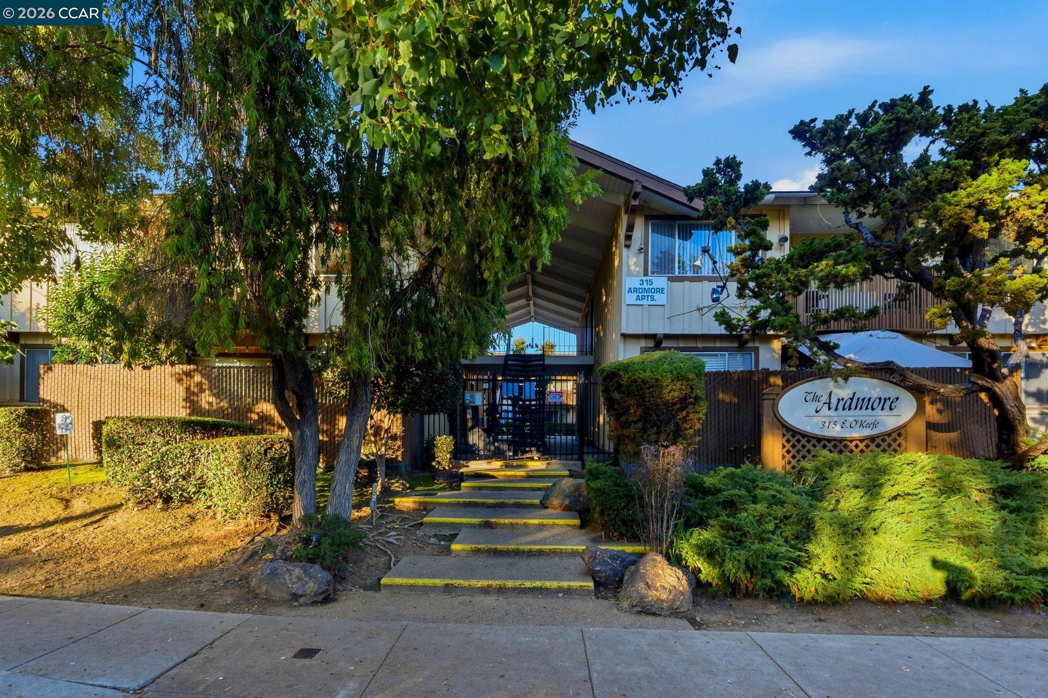 315 E Okeefe St