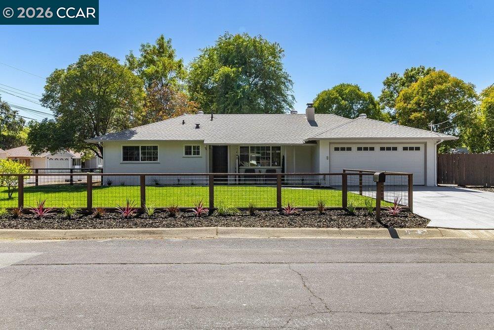 1648 Shirley Dr