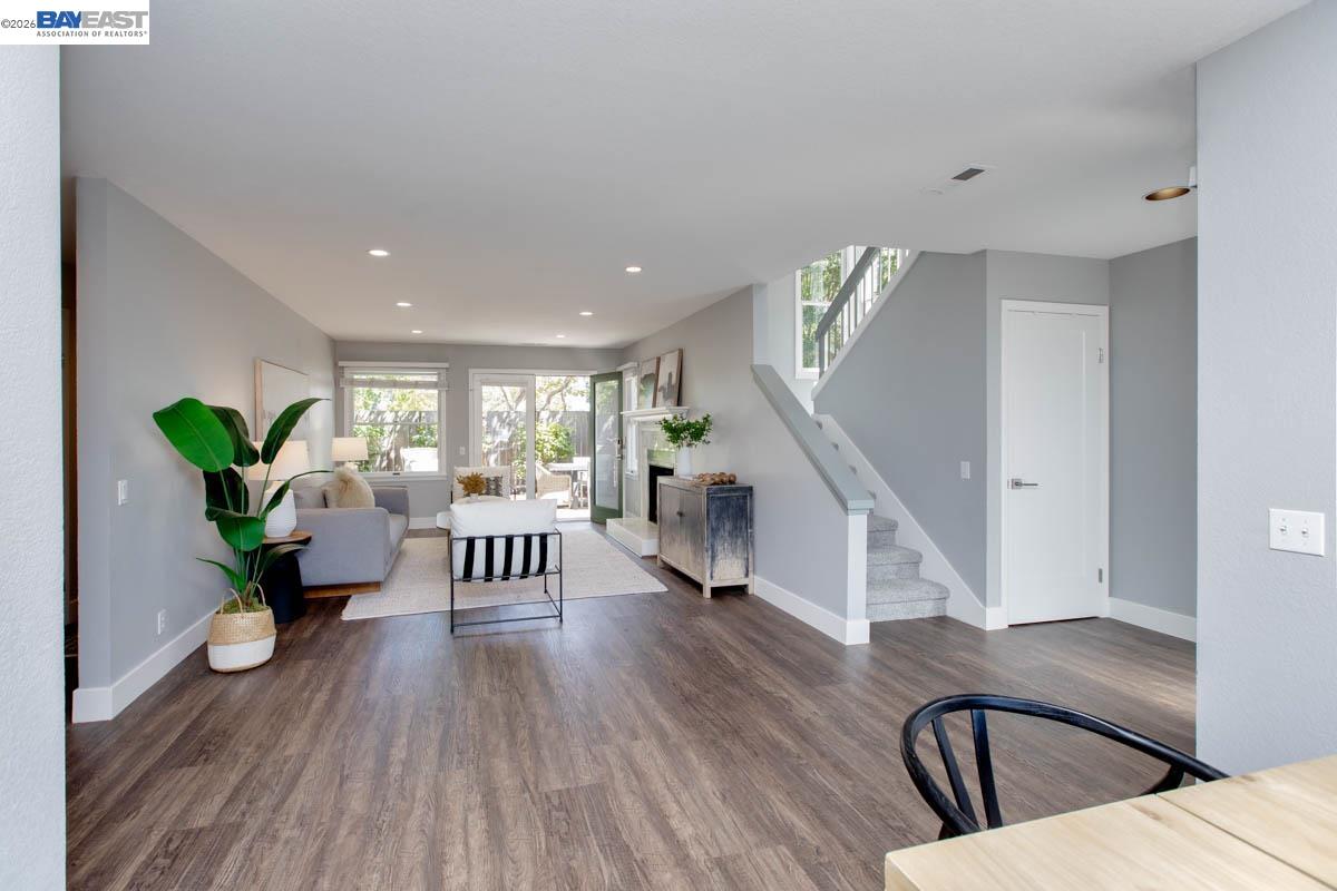 641 Centre Ct