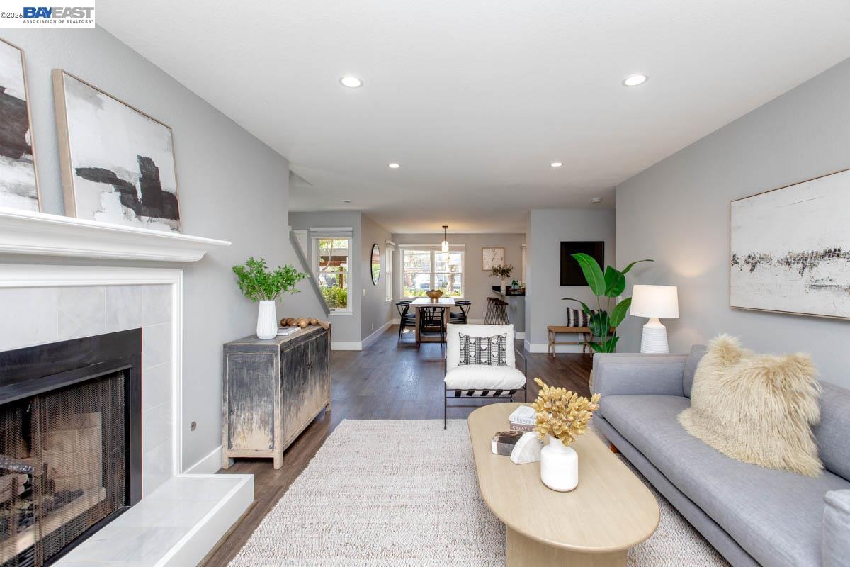 641 Centre Ct