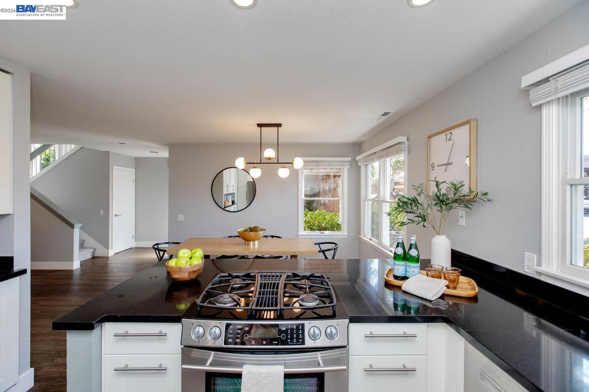 641 Centre Ct