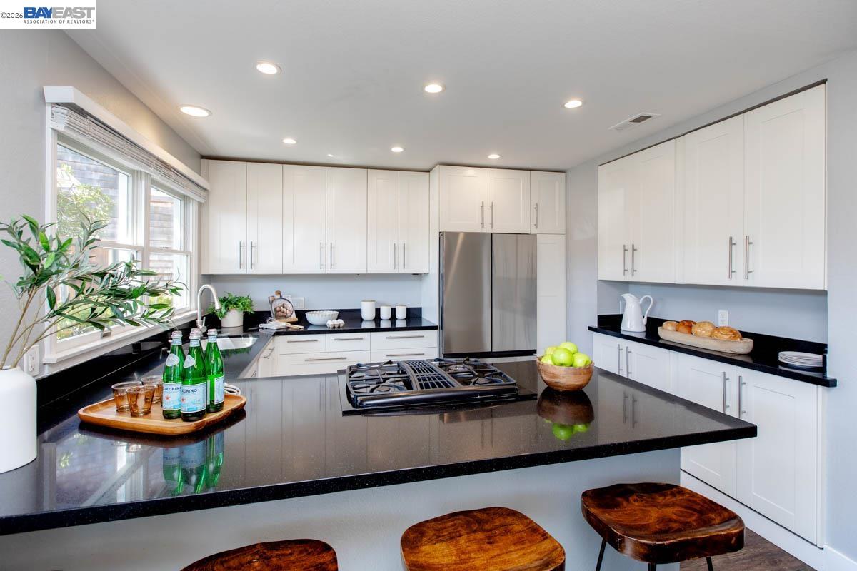 641 Centre Ct