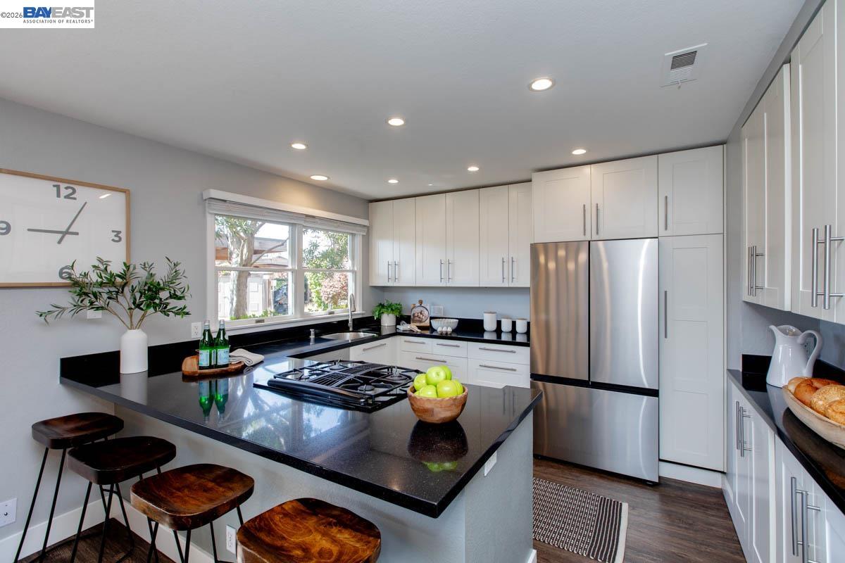 641 Centre Ct
