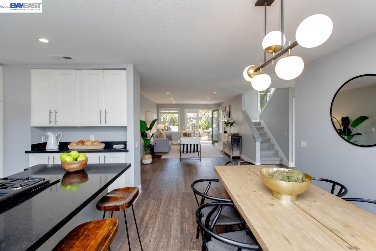 641 Centre Ct