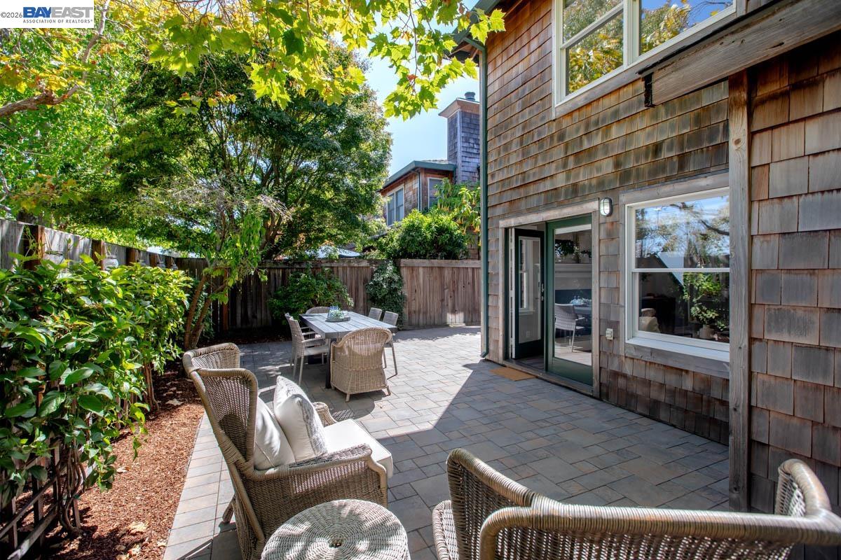 641 Centre Ct