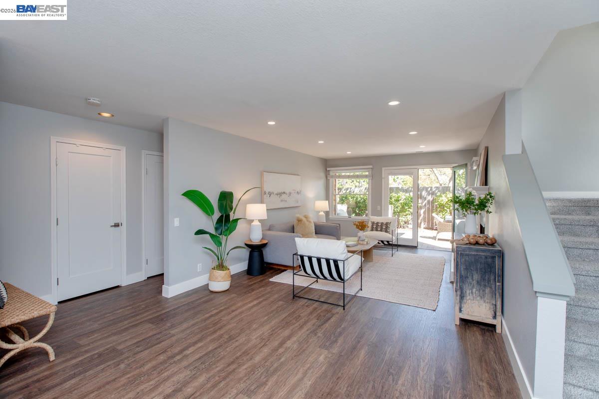 641 Centre Ct