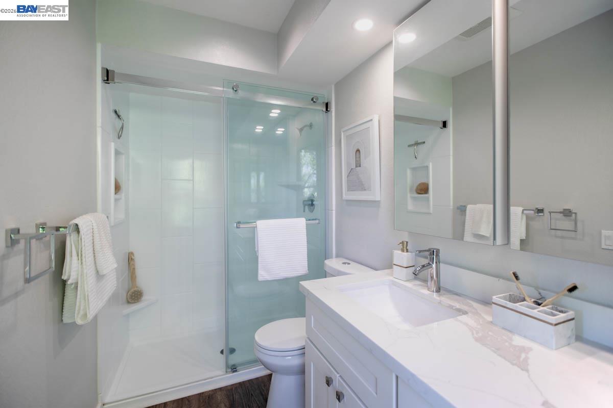 641 Centre Ct
