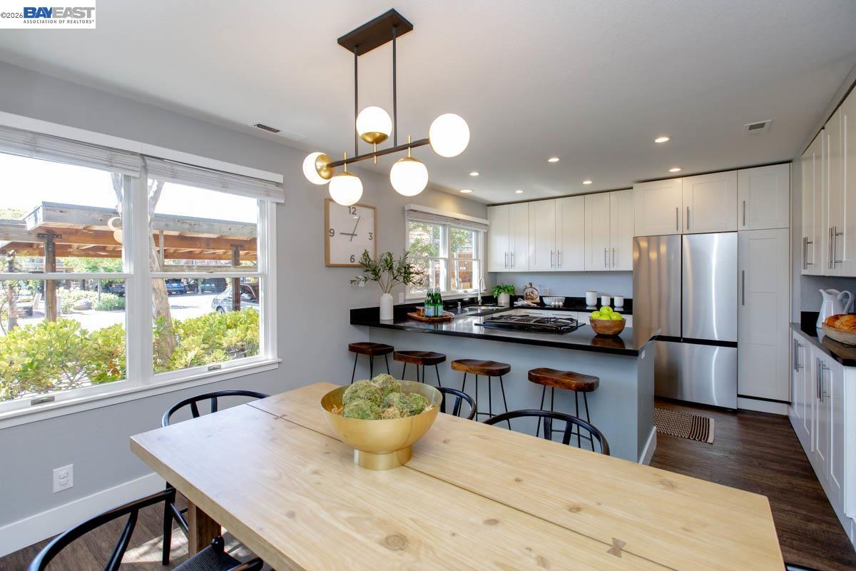 641 Centre Ct