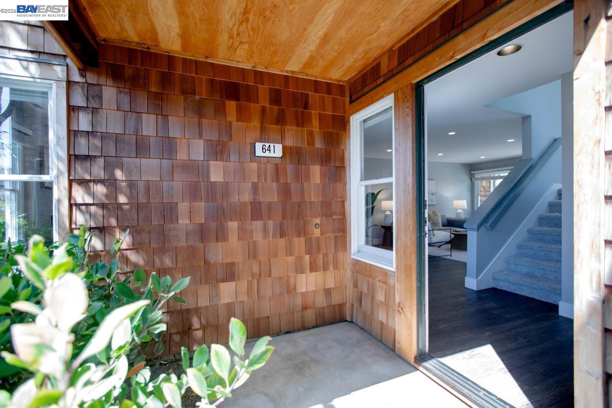 641 Centre Ct