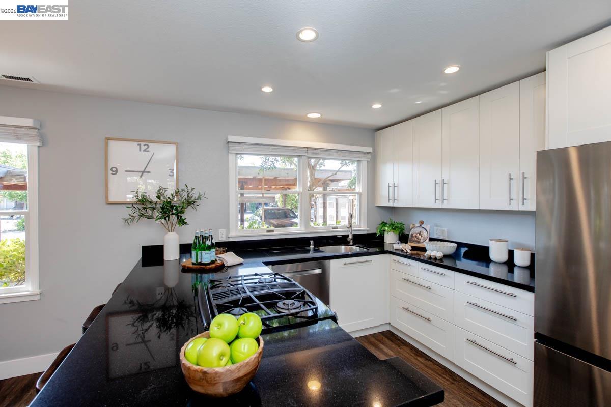 641 Centre Ct