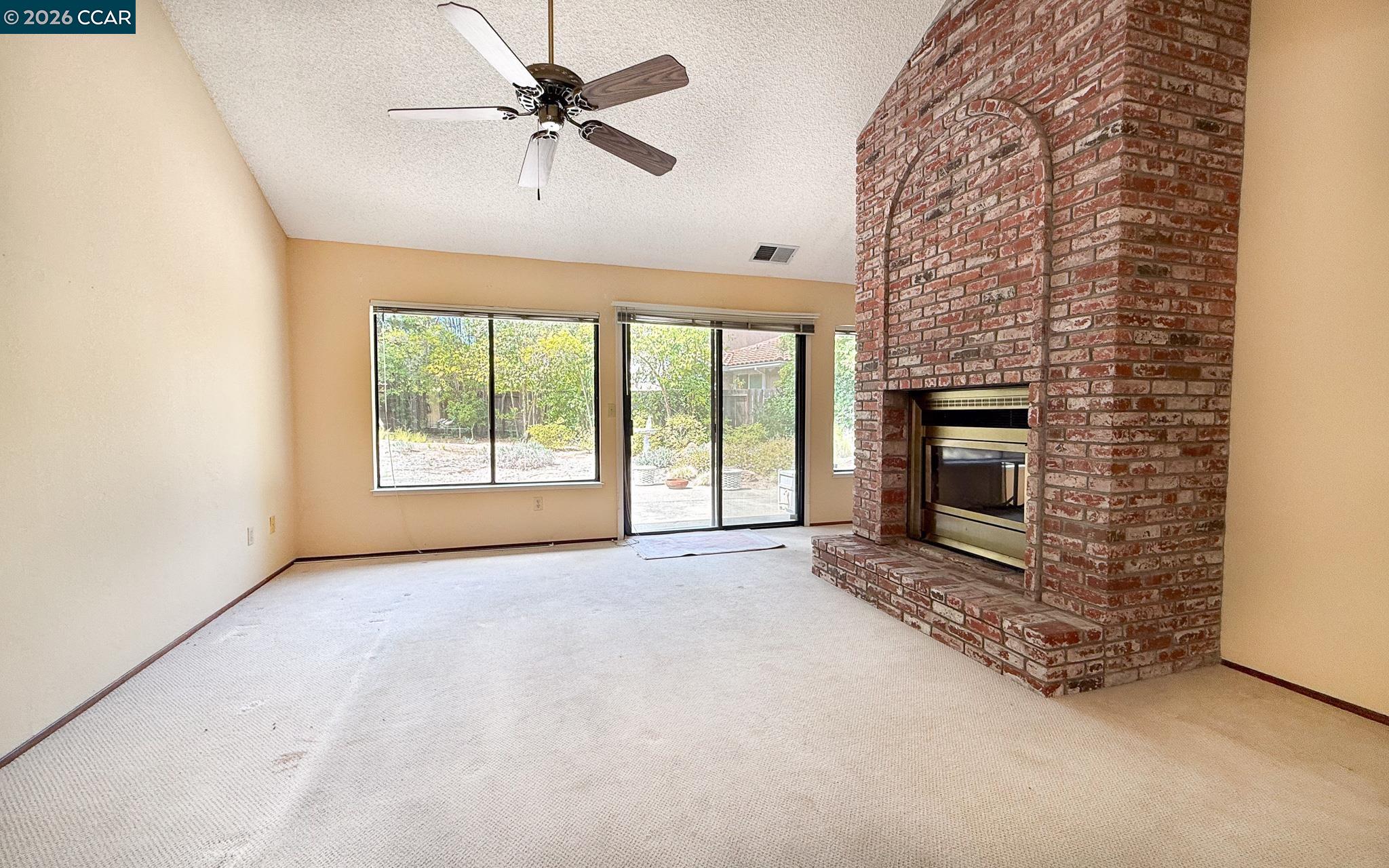 260 Linda Ln