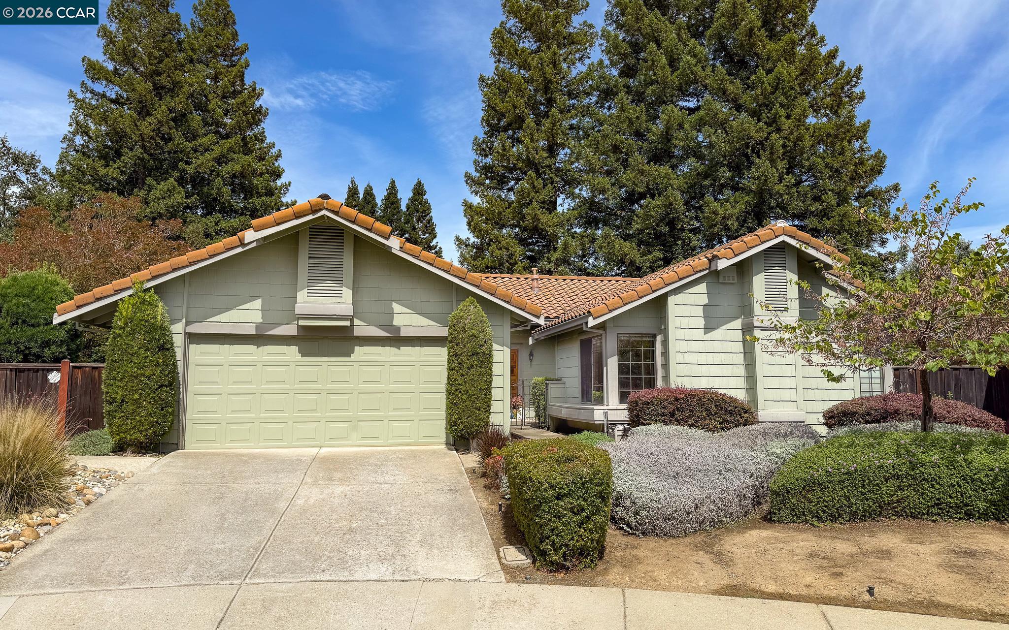 260 Linda Ln