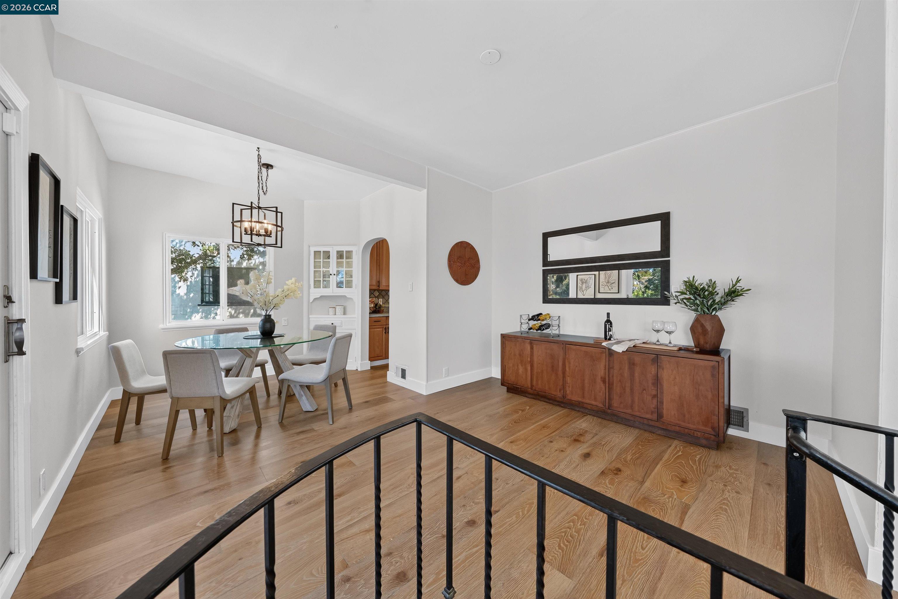 907 Glendome Cir