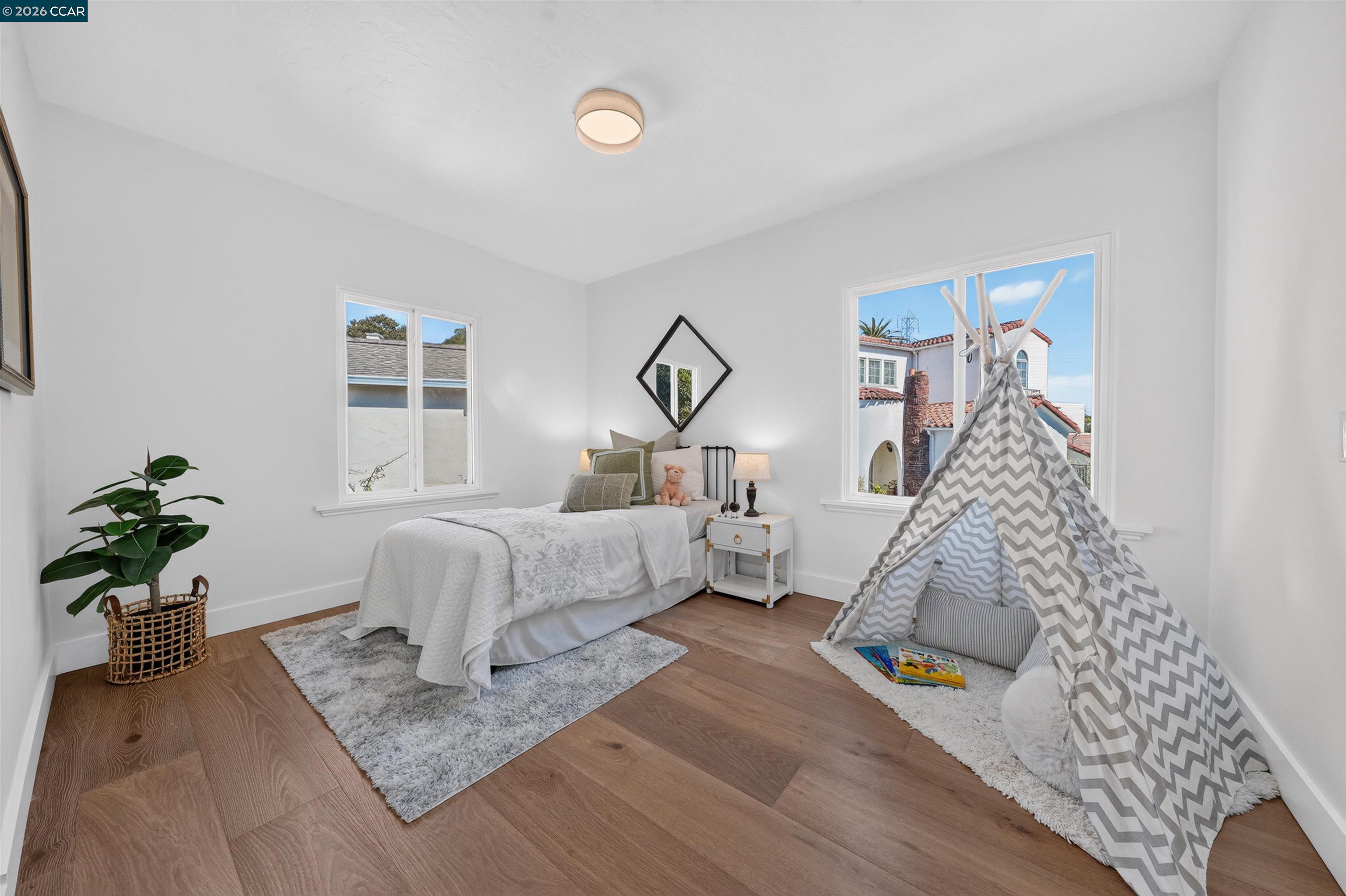 907 Glendome Cir