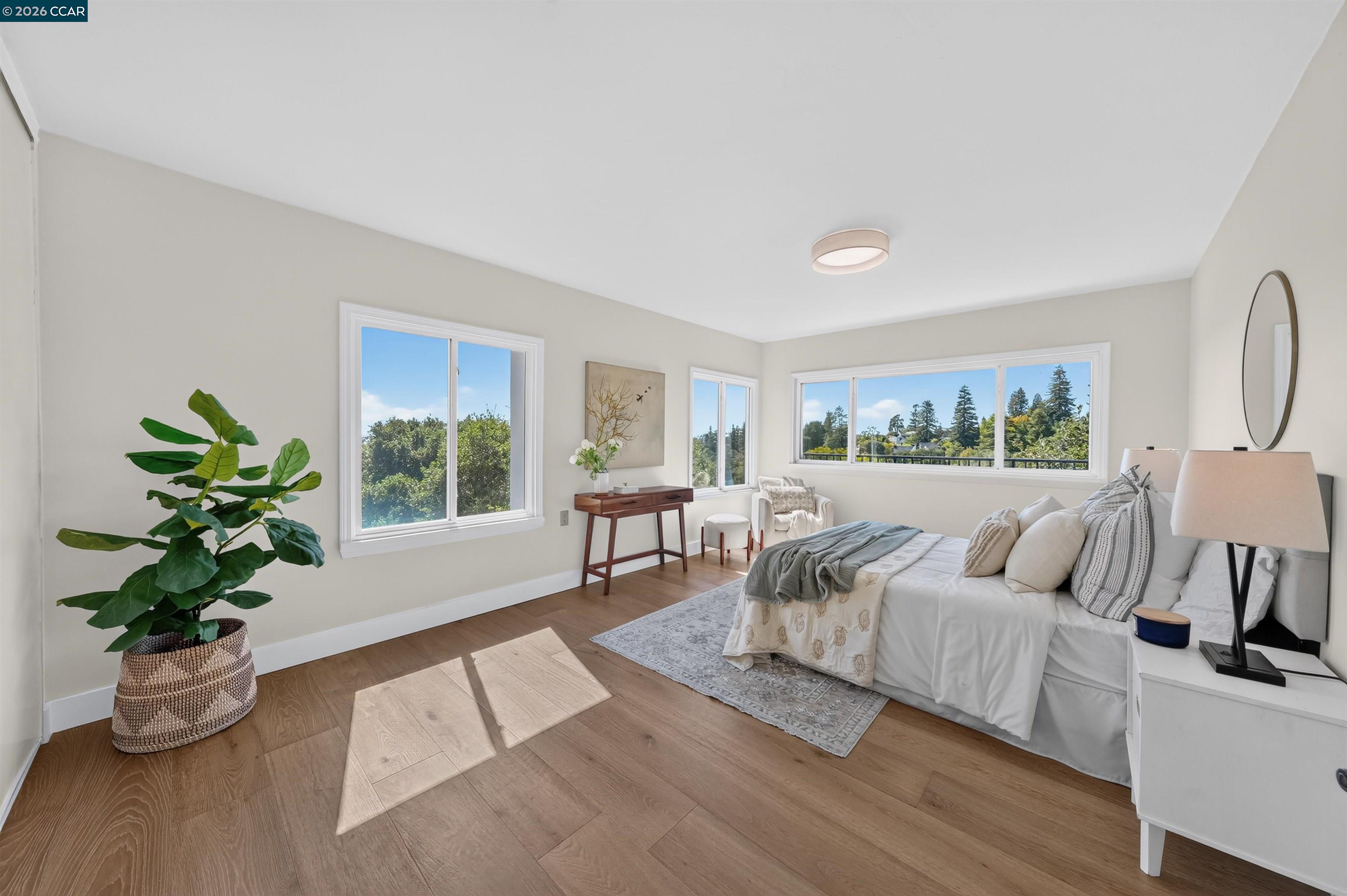 907 Glendome Cir