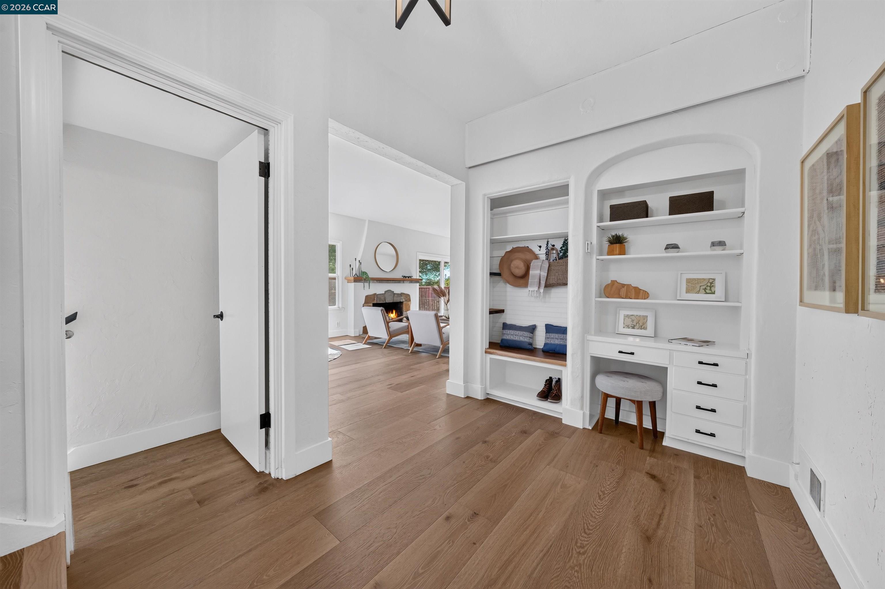 907 Glendome Cir