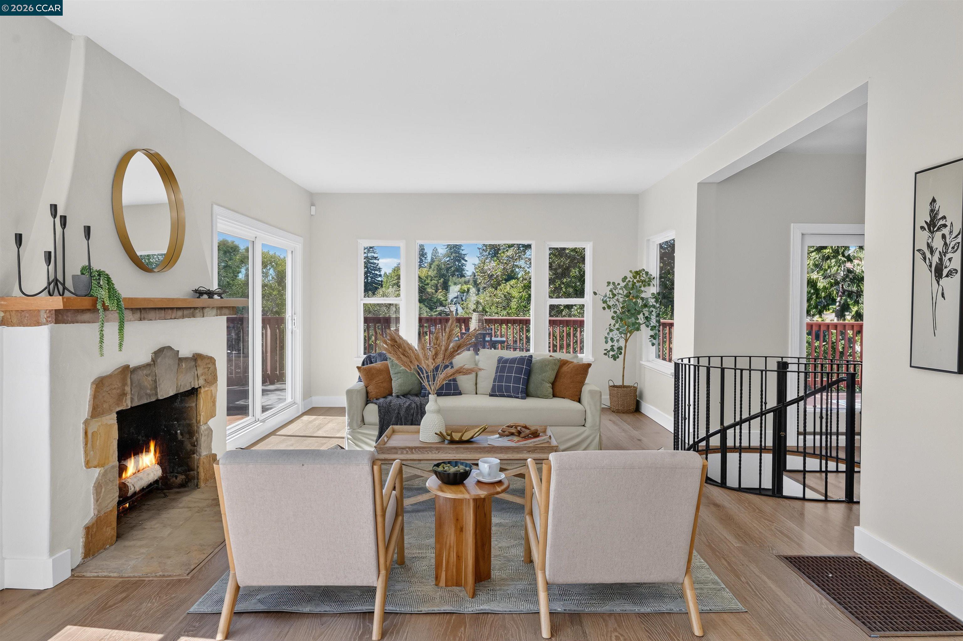 907 Glendome Cir