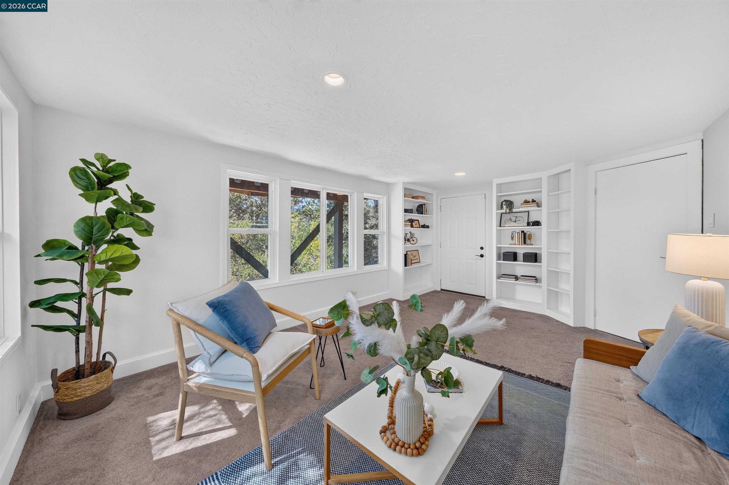 907 Glendome Cir