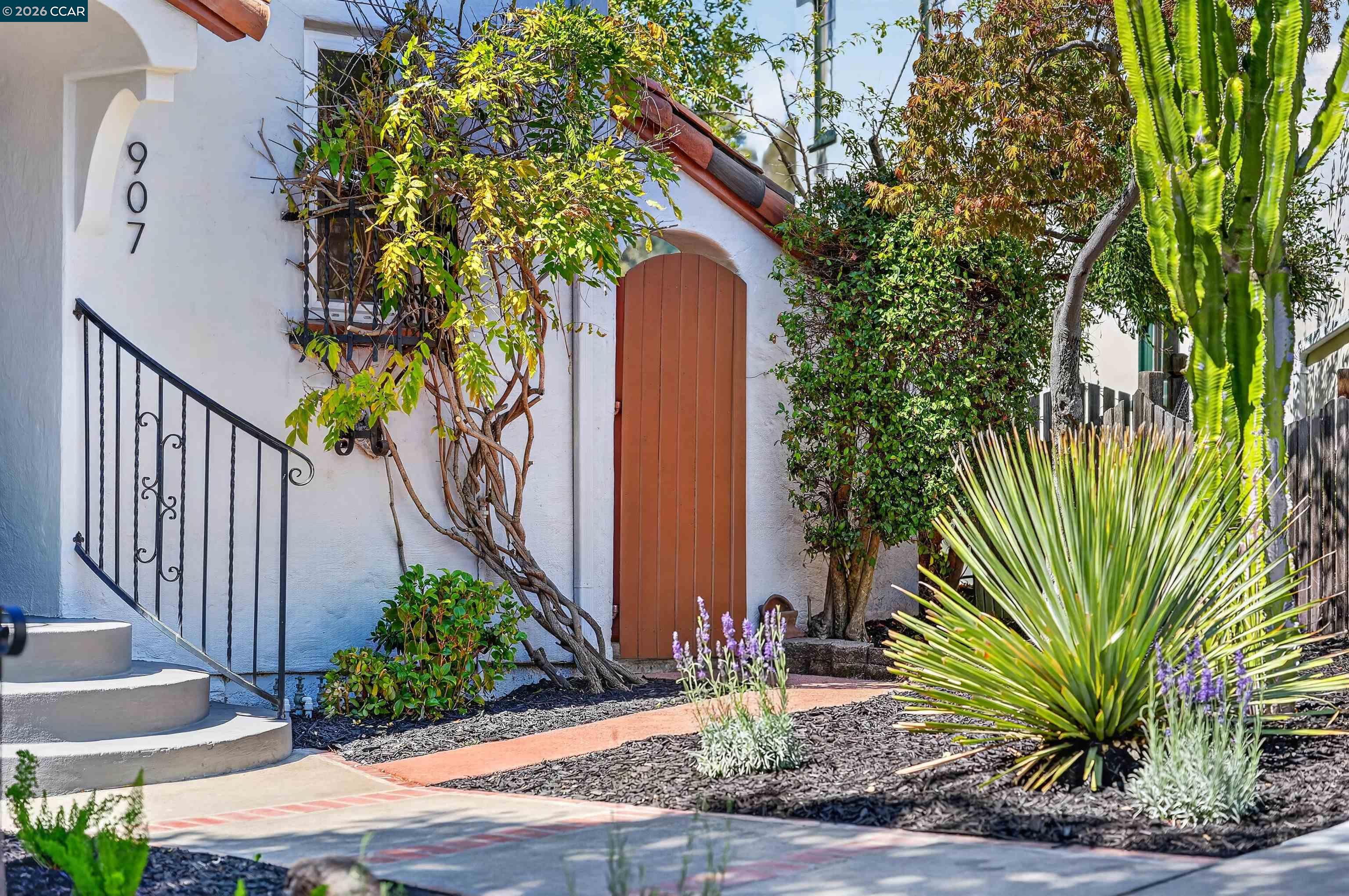 907 Glendome Cir