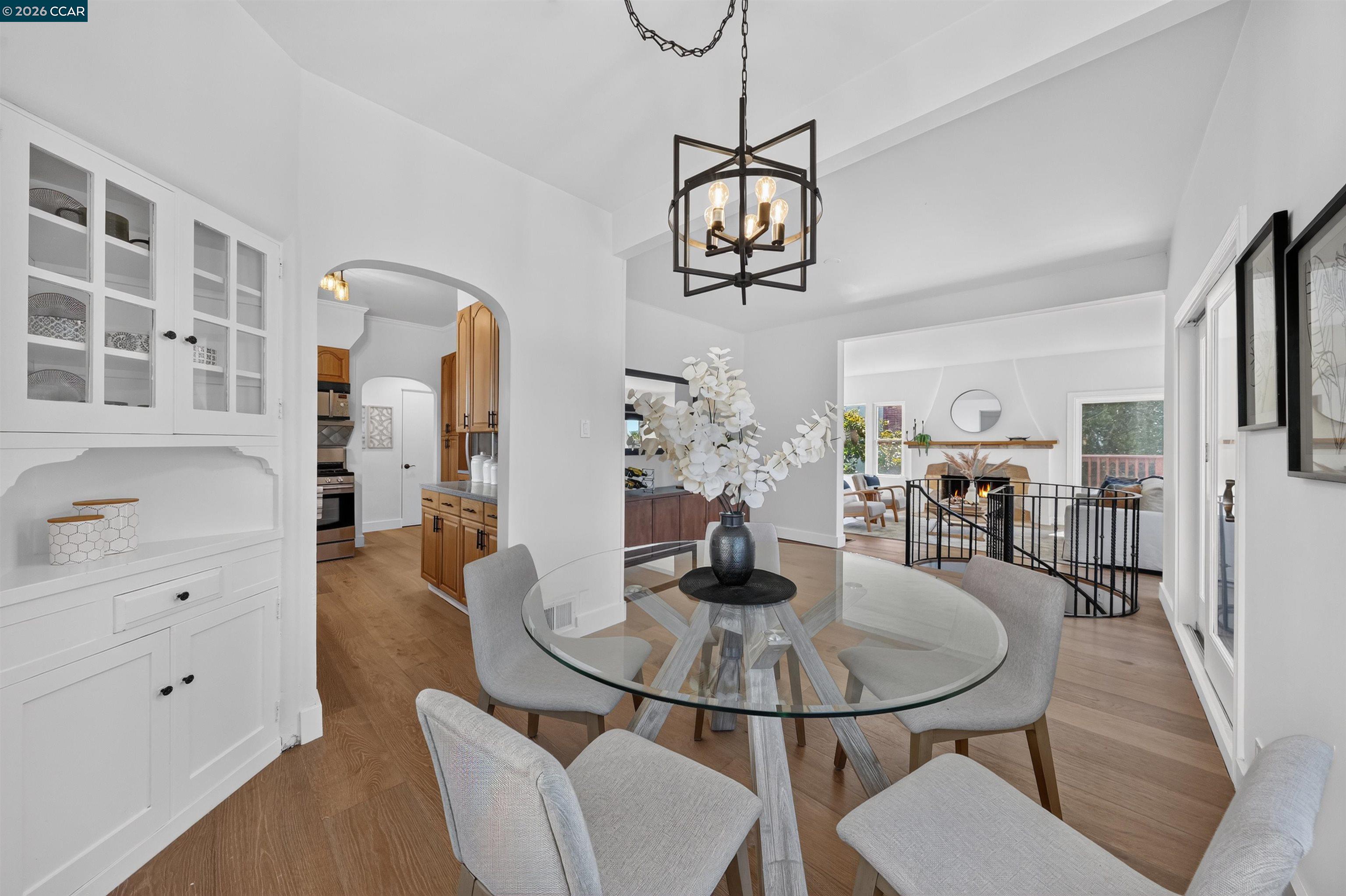 907 Glendome Cir