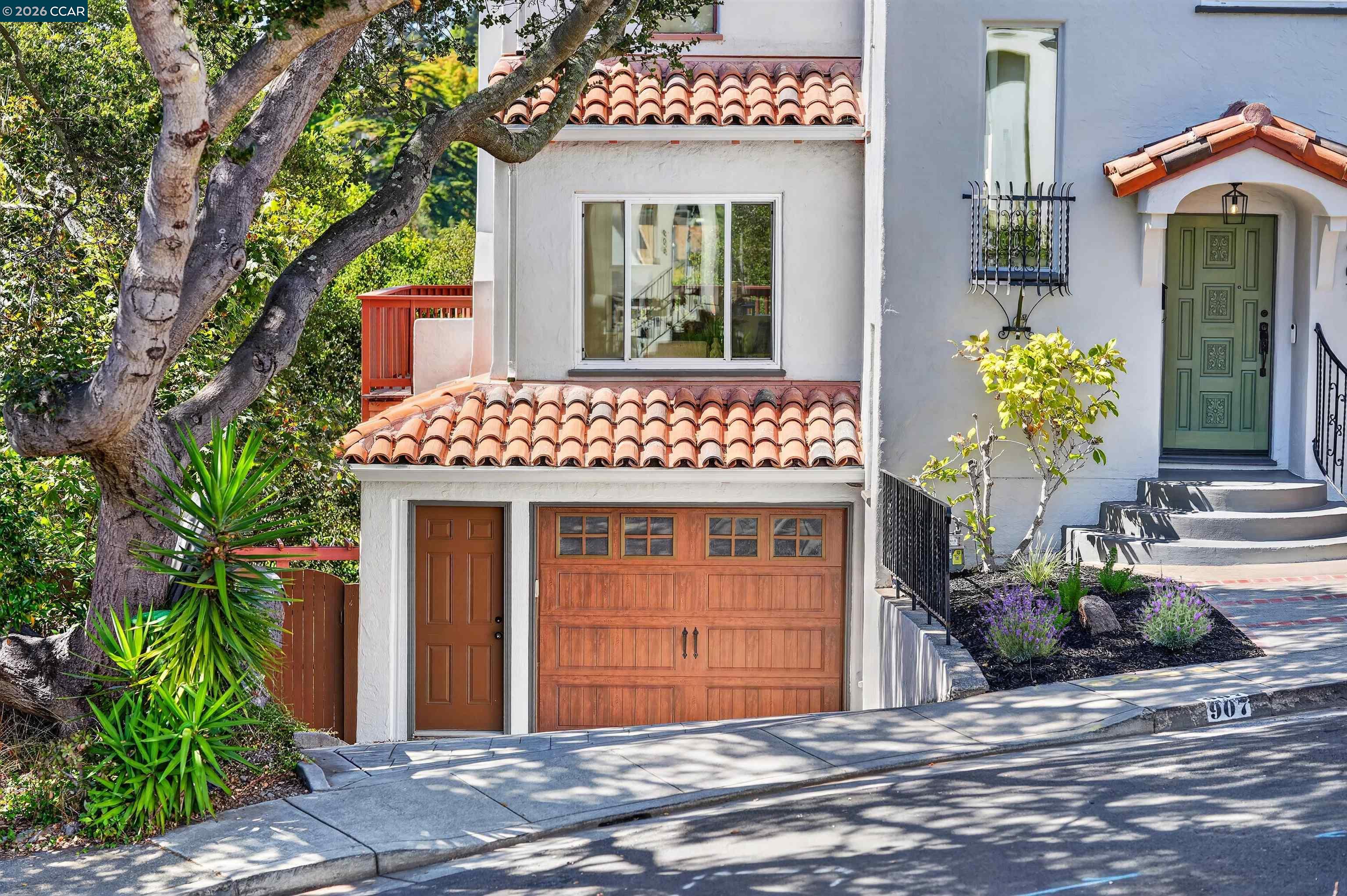 907 Glendome Cir