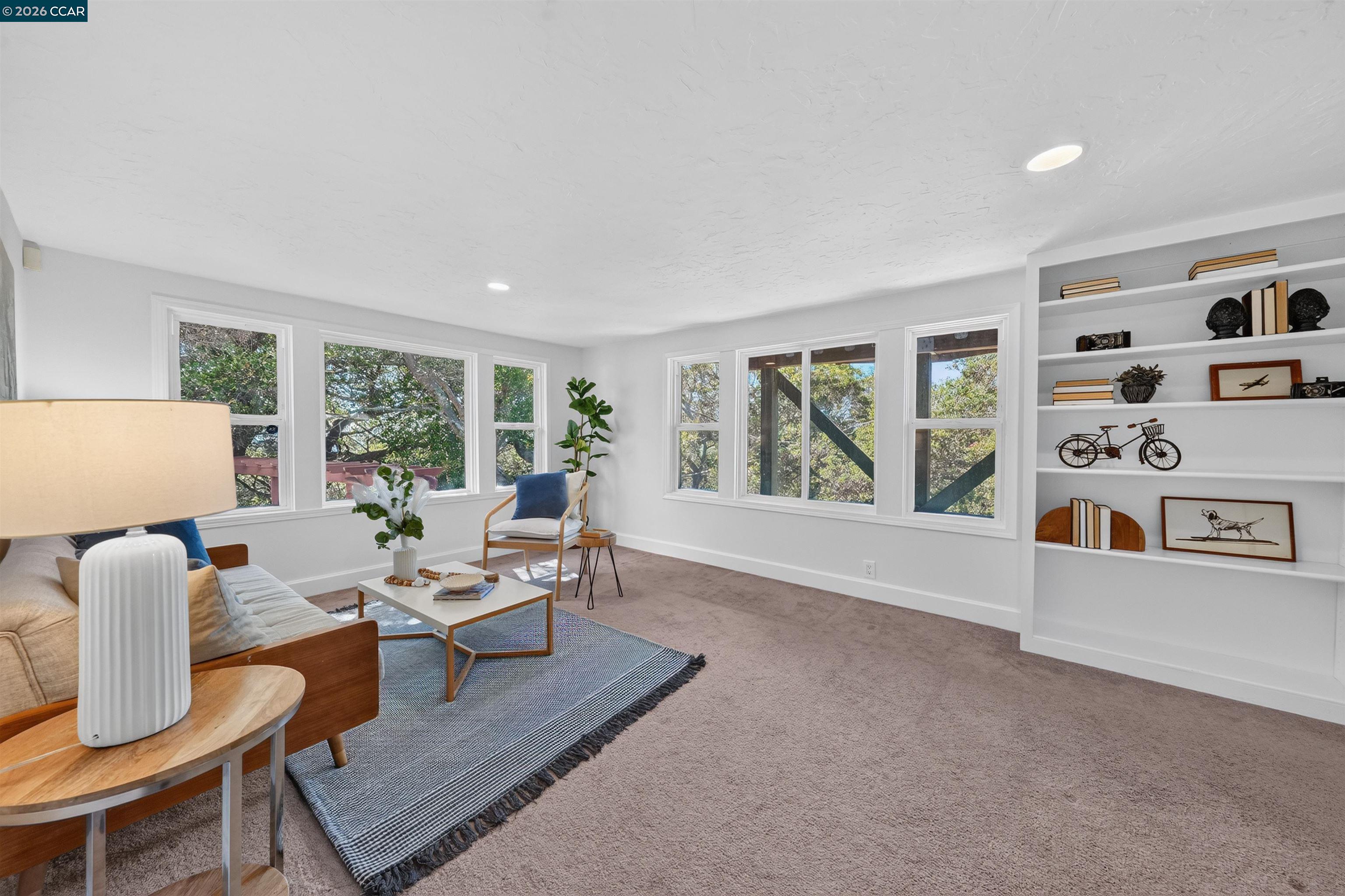 907 Glendome Cir