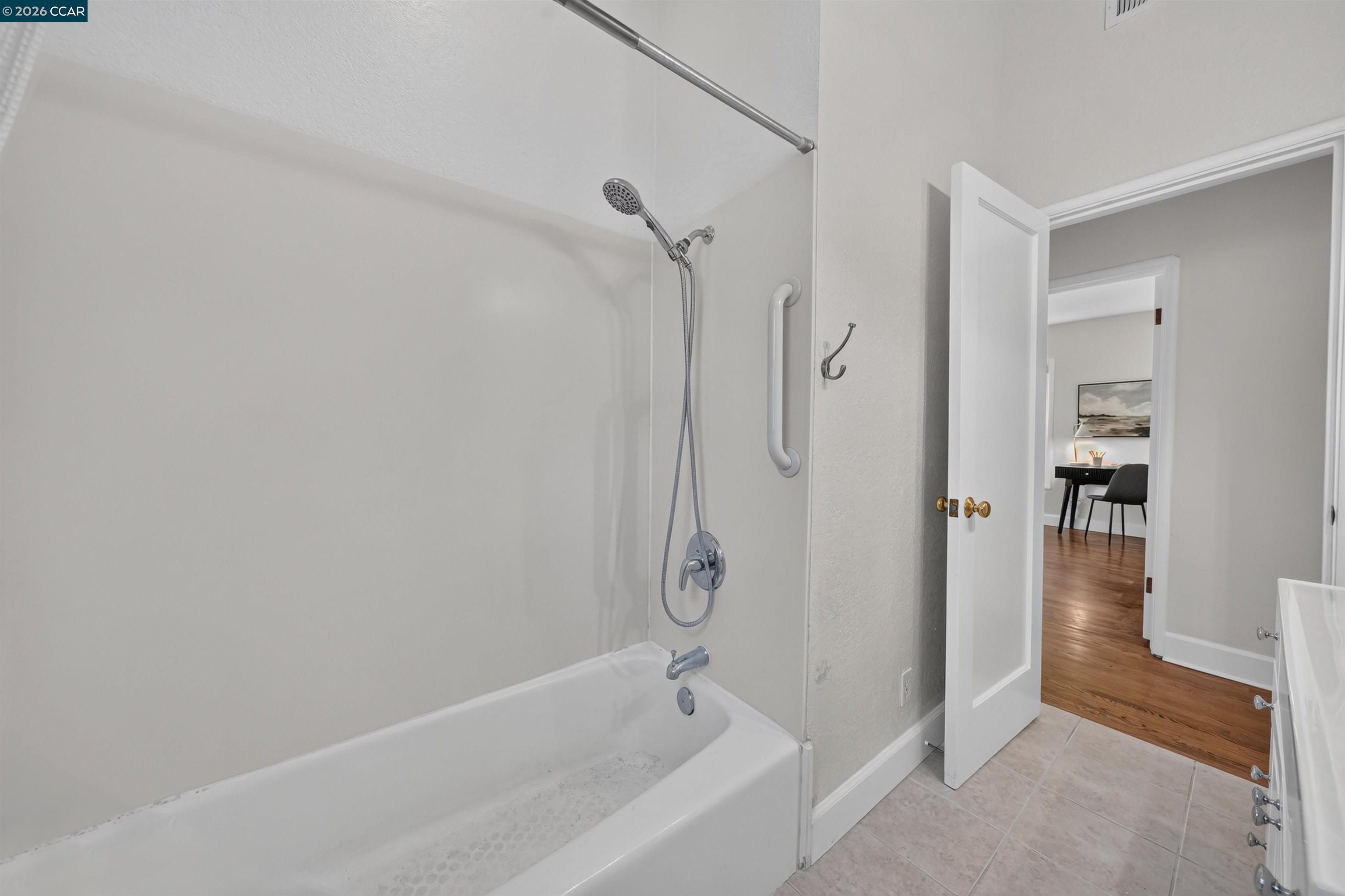 3216 Rogers Ave